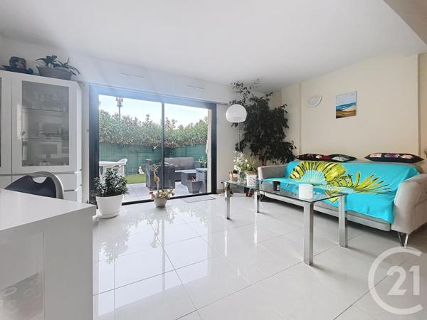 Appartement F3 à vendre  3 pièces - 64,82 m2 ST RAPHAEL - 83