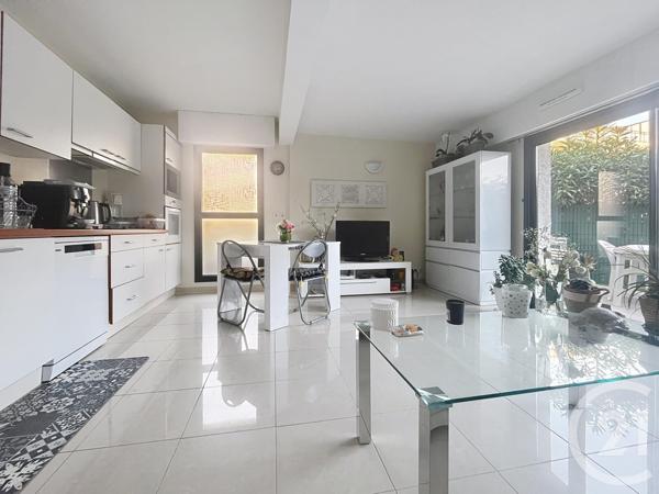 Appartement F3 à vendre  3 pièces - 64,82 m2 ST RAPHAEL - 83