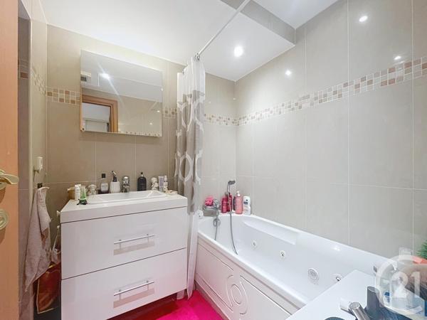 Appartement F3 à vendre  3 pièces - 64,82 m2 ST RAPHAEL - 83