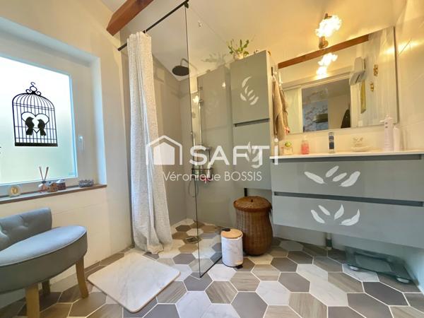 Ancienne maison de garde-barrière rénovée en cocon contemporain – Mouilleron-le-Captif (85000)