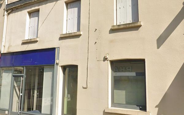 Maison à vendre    7 pièces • 195 m2 Saint-Yrieix-la-Perche