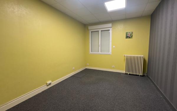 Maison à vendre    7 pièces • 195 m2 Saint-Yrieix-la-Perche