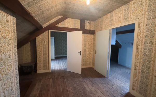 Maison à vendre    7 pièces • 195 m2 Saint-Yrieix-la-Perche