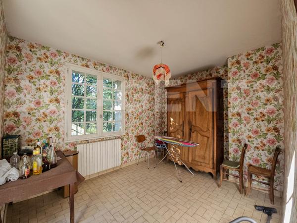 Maison traditionnelle avec dépendances et vaste terrain