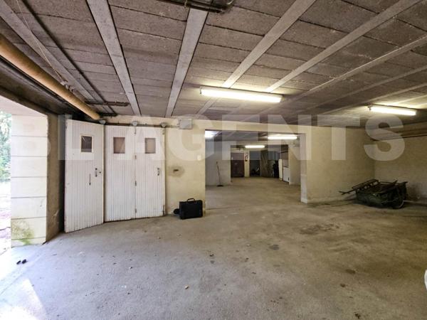 Maison traditionnelle avec dépendances et vaste terrain