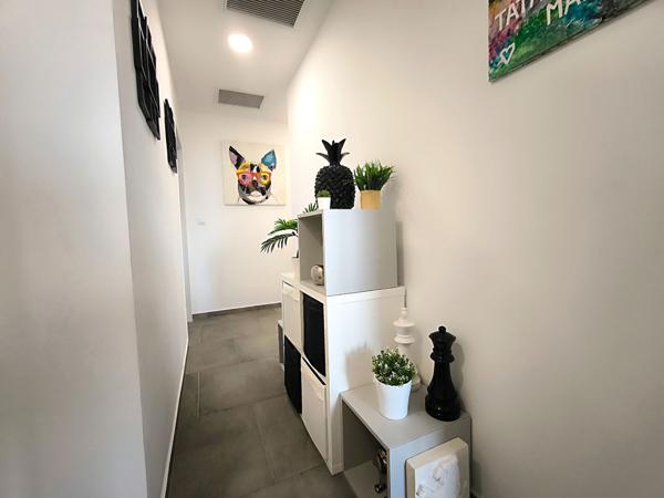 Maison RT2020 plain-pied 4 chambres, garage, piscine, jardin et pool house à 5 min de Carcassonne