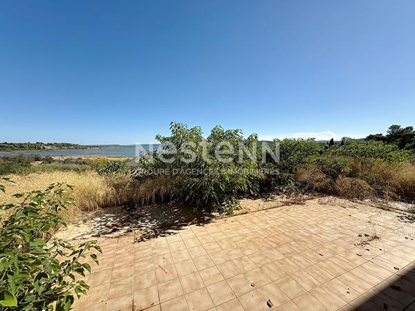 Grande propriété de 1.2 ha à rénover avec vue exceptionnelle sur l'étang, le village pittoresque de Bages et les Pyrénées Narbonne