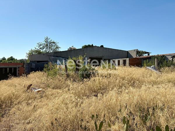 Grande propriété de 1.2 ha à rénover avec vue exceptionnelle sur l'étang, le village pittoresque de Bages et les Pyrénées Narbonne