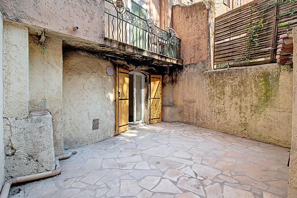 A VENDRE ! Appartement Draguignan studio de 30 m² avec une grande terrasse