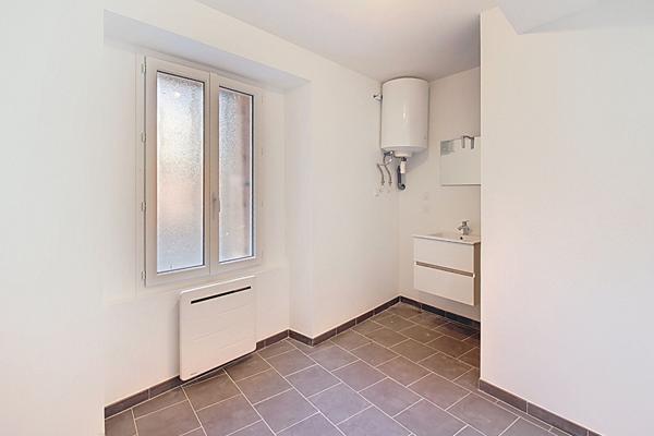 A VENDRE ! Appartement Draguignan studio de 30 m² avec une grande terrasse
