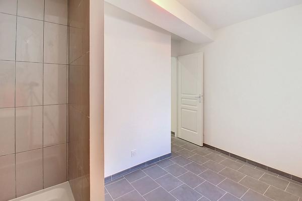 A VENDRE ! Appartement Draguignan studio de 30 m² avec une grande terrasse