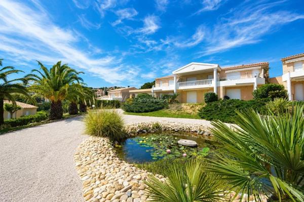Vente                                                      Appartement
                        
                     2 pièces                      38 m2                     à Les Issambres