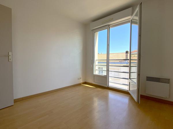 BORDEAUX CHATRONS - Appartement Bordeaux 2 pièces avec place de parking