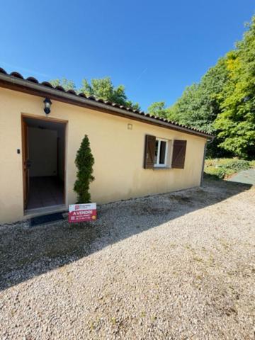 PROCHE DE SARLAT MAISON SANS VIS-À-VIS
