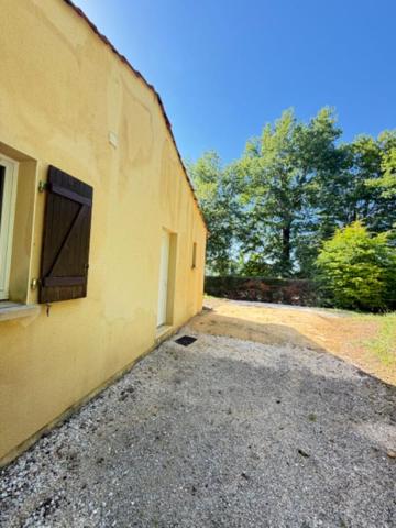 PROCHE DE SARLAT MAISON SANS VIS-À-VIS