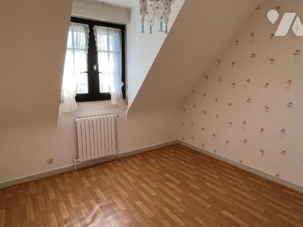 Maison non mitoyenne sur sous sol 