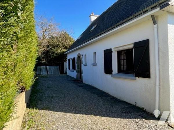 Maison non mitoyenne sur sous sol 