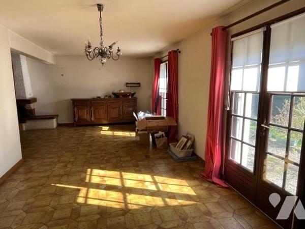 Maison non mitoyenne sur sous sol 