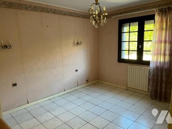 Maison non mitoyenne sur sous sol 