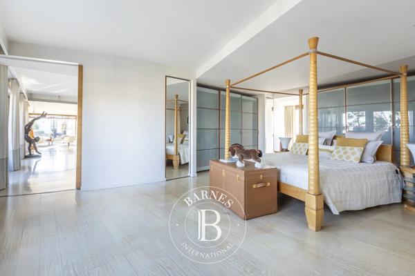 Paris 16ème, Appartement 2 Chambres -  296 m² à vendre