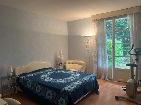 Maison de 5 pièces sur terrain de 465 m2 dans le secteur prisé du bois de Maurepas