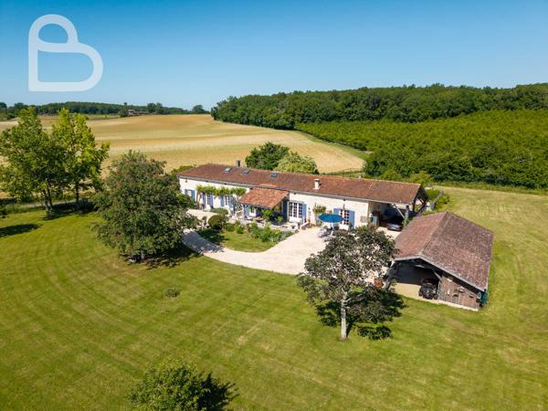 Villeréal (47210) Spacieuse maison quercynoise avec piscine et dépendance