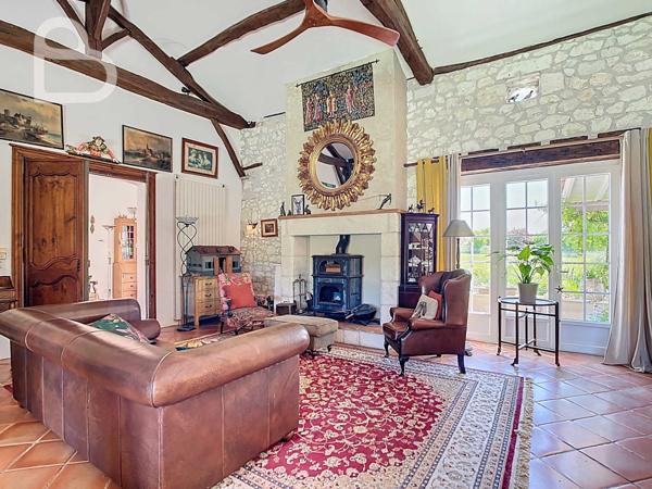 Villeréal (47210) Spacieuse maison quercynoise avec piscine et dépendance