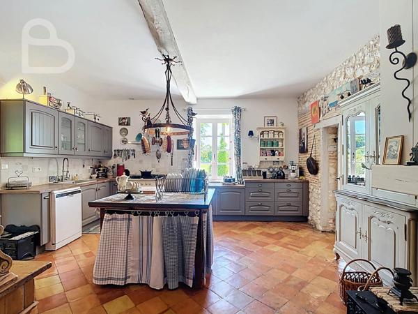 Villeréal (47210) Spacieuse maison quercynoise avec piscine et dépendance