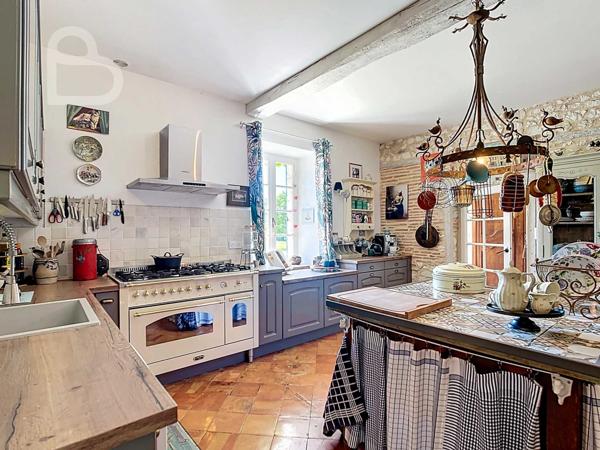 Villeréal (47210) Spacieuse maison quercynoise avec piscine et dépendance