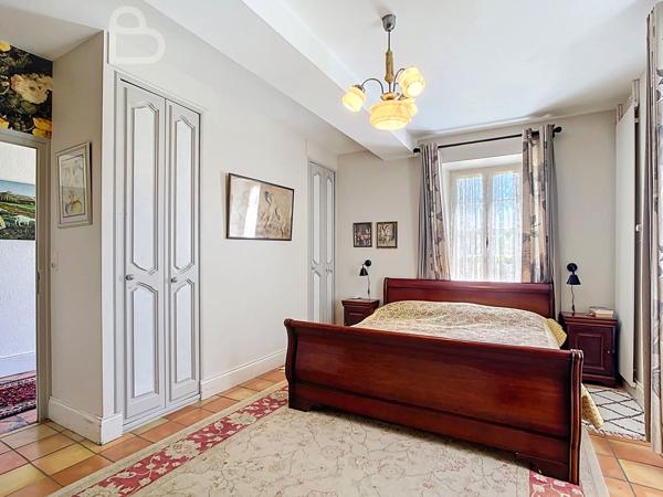 Villeréal (47210) Spacieuse maison quercynoise avec piscine et dépendance