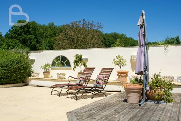 Villeréal (47210) Spacieuse maison quercynoise avec piscine et dépendance