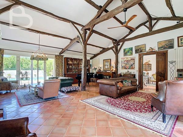 Villeréal (47210) Spacieuse maison quercynoise avec piscine et dépendance