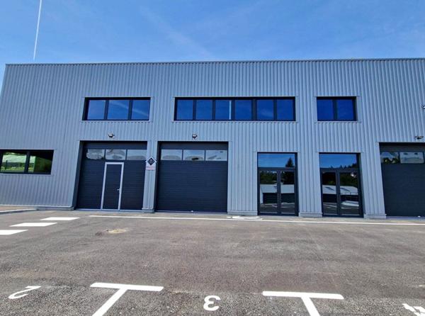 Local d'activité Mesigny 160 m2