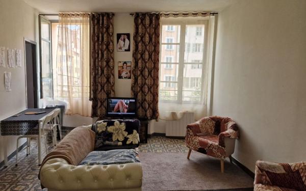 Appartement à vendre    3 pièces • 45 m2 Toulon