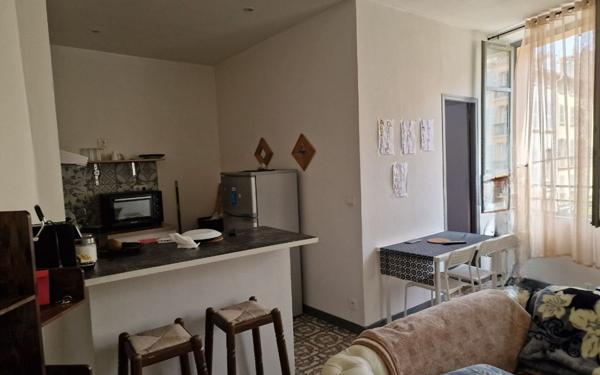 Appartement à vendre    3 pièces • 45 m2 Toulon