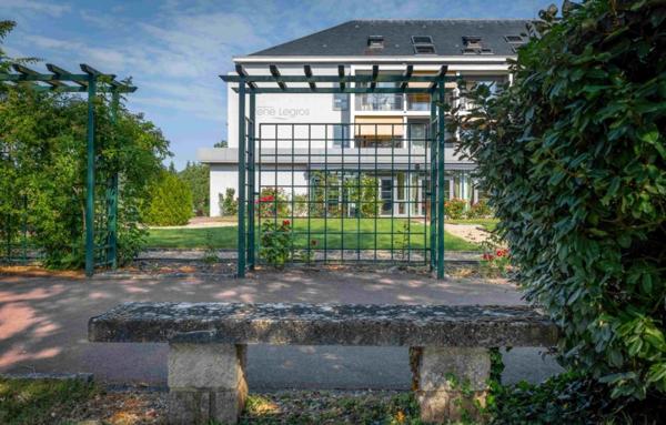 INVESTISSEMENT LOCATIF – DOURDAN – Résidence EHPAD René Legros – 7,08 % de rentabilité