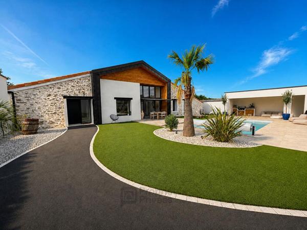 Aux portes de Cholet ? Grange rénovée d'exception avec piscine chauffée