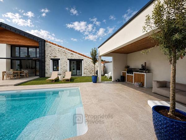 Aux portes de Cholet ? Grange rénovée d'exception avec piscine chauffée