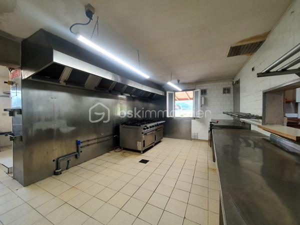 Local d activites de 229,97 m²