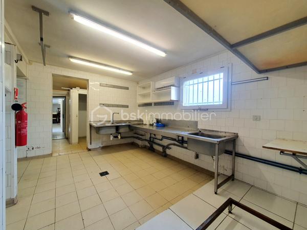 Local d activites de 229,97 m²