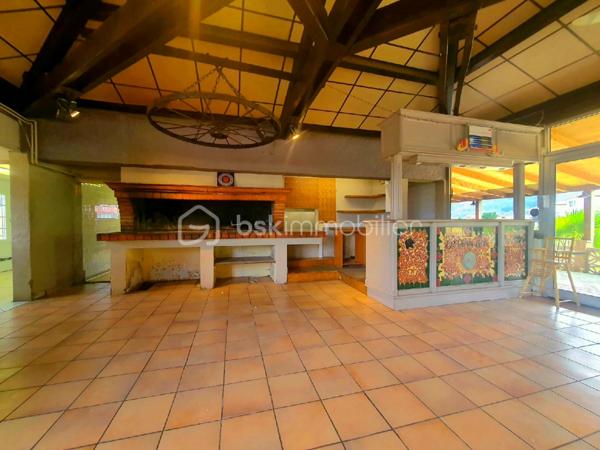 Local d activites de 229,97 m²