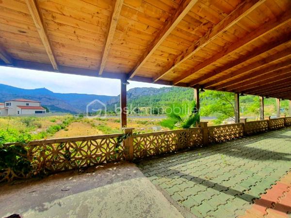 Local d activites de 229,97 m²