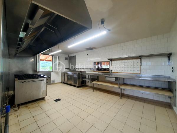 Local d activites de 229,97 m²