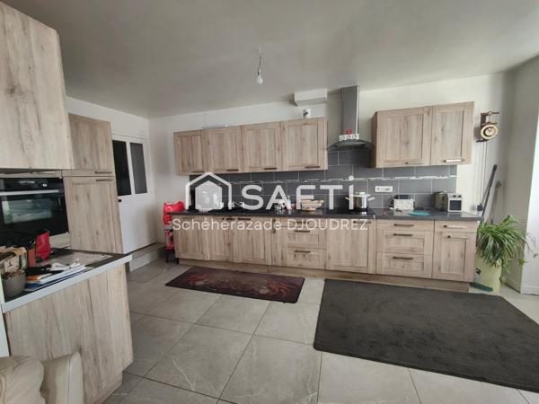 ANCIENNE FERME RENOVEE - 7 PIECES - DEPENDANCES - GRANGE - TERRAIN 1HA - GRENIER ET PIECES A AMENAGER