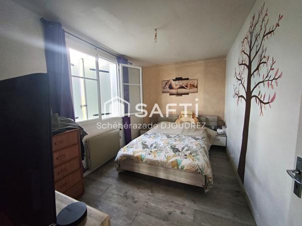 ANCIENNE FERME RENOVEE - 7 PIECES - DEPENDANCES - GRANGE - TERRAIN 1HA - GRENIER ET PIECES A AMENAGER