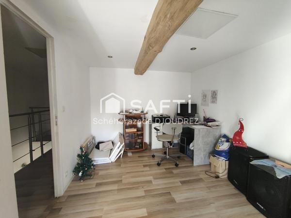 ANCIENNE FERME RENOVEE - 7 PIECES - DEPENDANCES - GRANGE - TERRAIN 1HA - GRENIER ET PIECES A AMENAGER