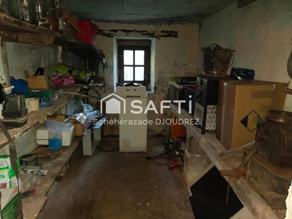 ANCIENNE FERME RENOVEE - 7 PIECES - DEPENDANCES - GRANGE - TERRAIN 1HA - GRENIER ET PIECES A AMENAGER