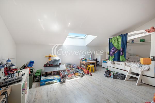 Maison
                                                                                                                                                                                                                                                                                                                        7 pièce(s)                                                                                                                                                                                                          5 chambre(s)                                                                                                                                                                                                          165  m²