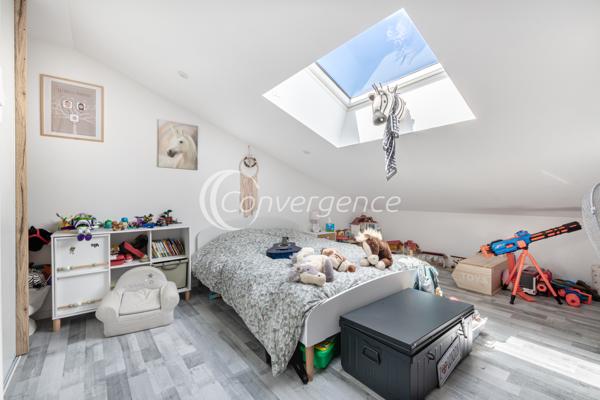 Maison
                                                                                                                                                                                                                                                                                                                        7 pièce(s)                                                                                                                                                                                                          5 chambre(s)                                                                                                                                                                                                          165  m²
