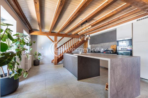 Maison
                                                                                                                                                                                                                                                                                                                        7 pièce(s)                                                                                                                                                                                                          5 chambre(s)                                                                                                                                                                                                          165  m²
